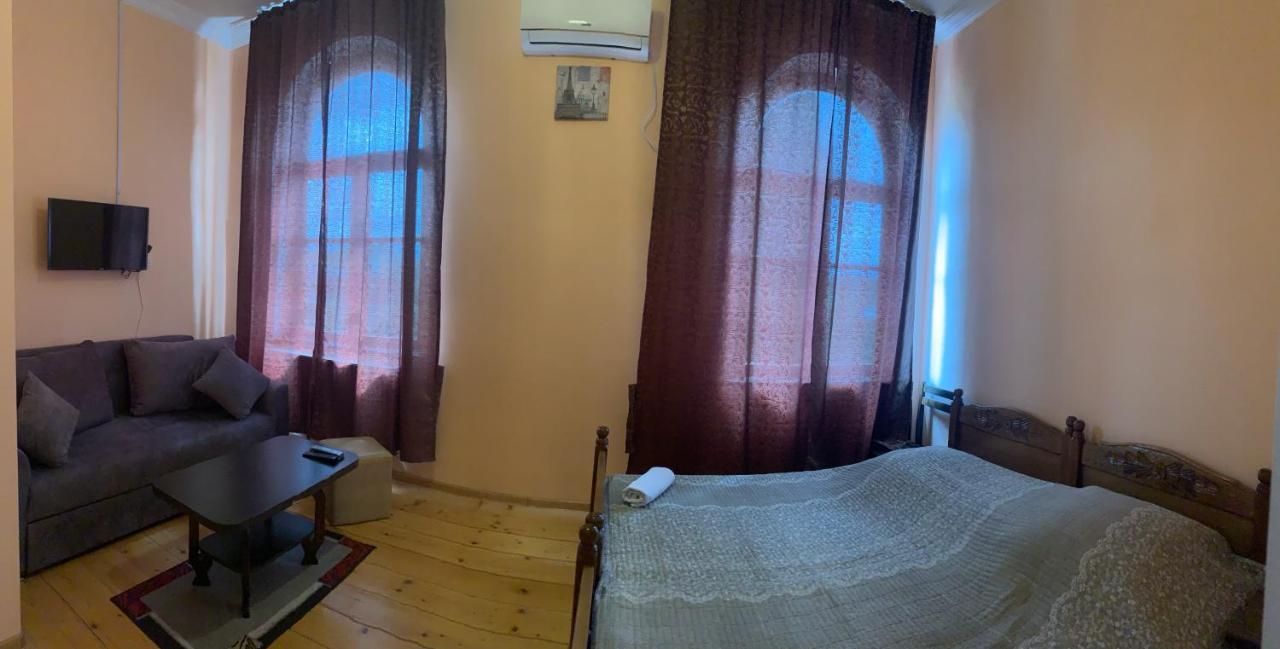 Hotel Kakhaberi Tetritskaro エクステリア 写真