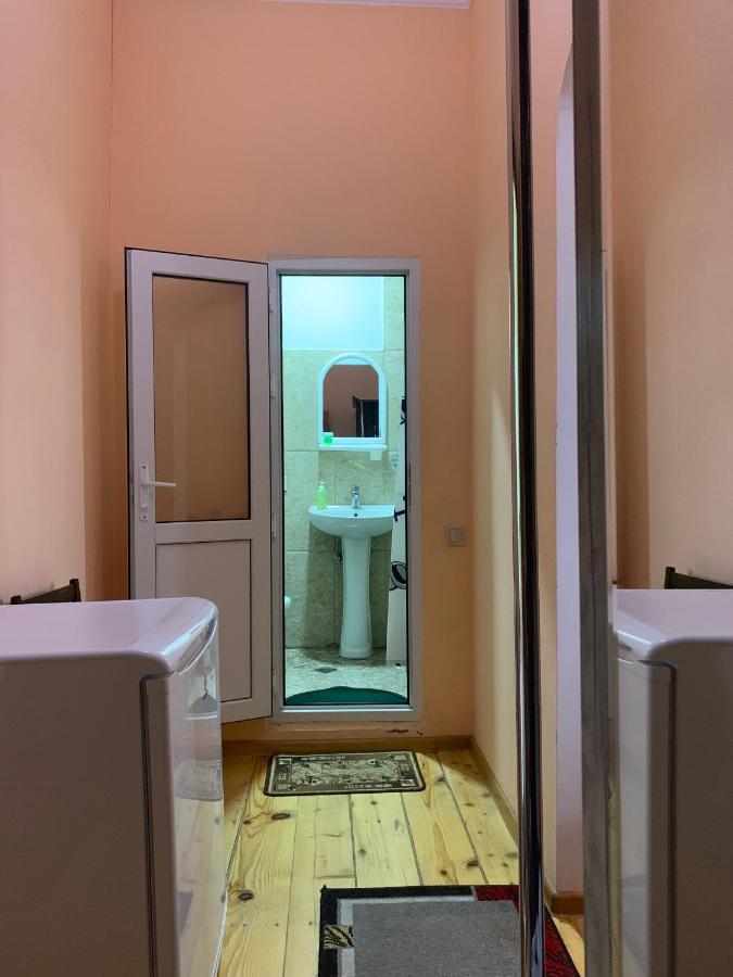 Hotel Kakhaberi Tetritskaro エクステリア 写真