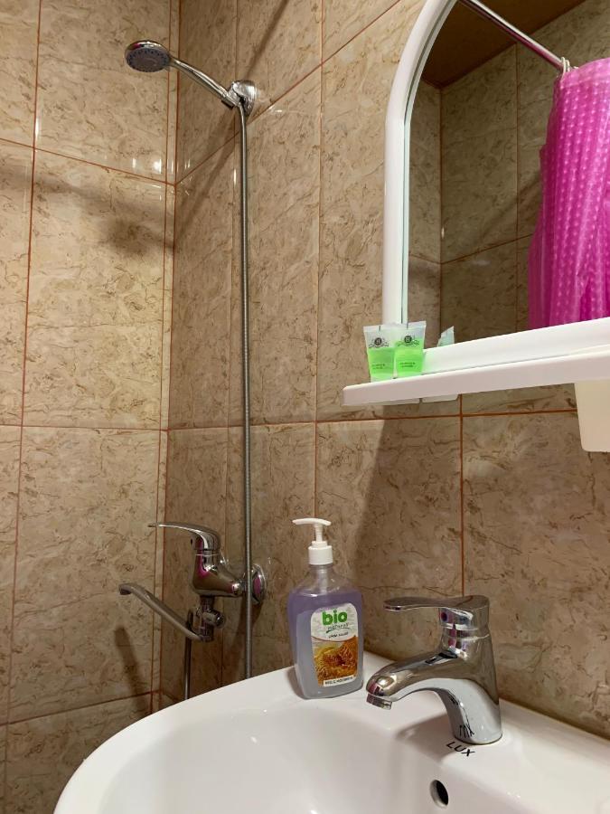 Hotel Kakhaberi Tetritskaro エクステリア 写真