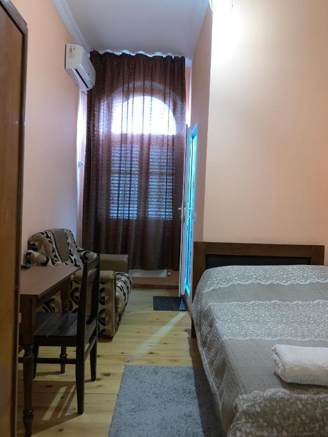Hotel Kakhaberi Tetritskaro エクステリア 写真